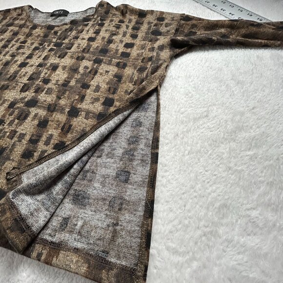 Comfy USA Womens Long Sleeve Side Slit Top Medium Brown Animal Print Stretch - Picture 5 of 8